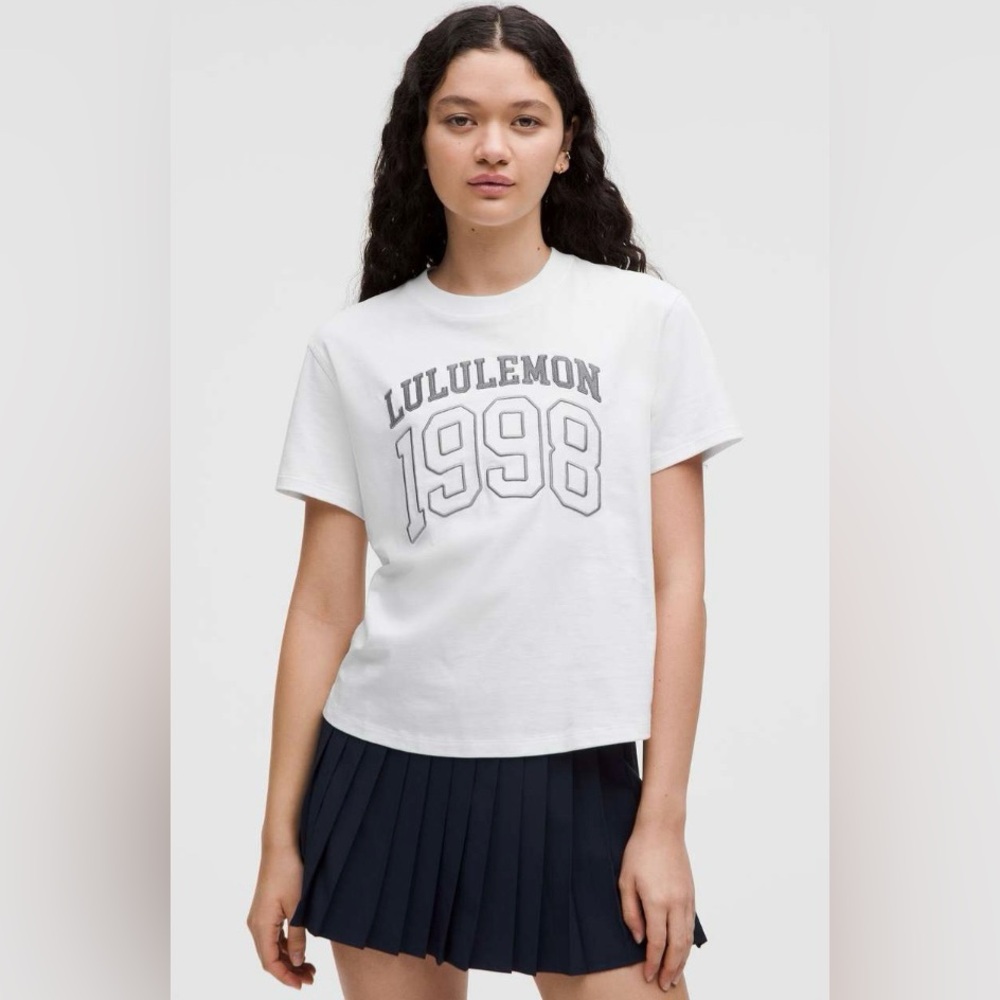 Lululemon NWT Relaxed Fit Cotton Jersey T-Shirt Top White Graphic Tee Size 12